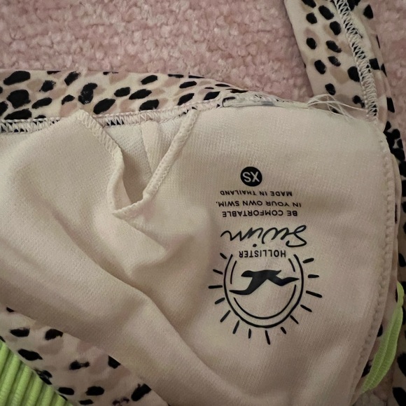 Hollister bikini set - Picture 3 of 3